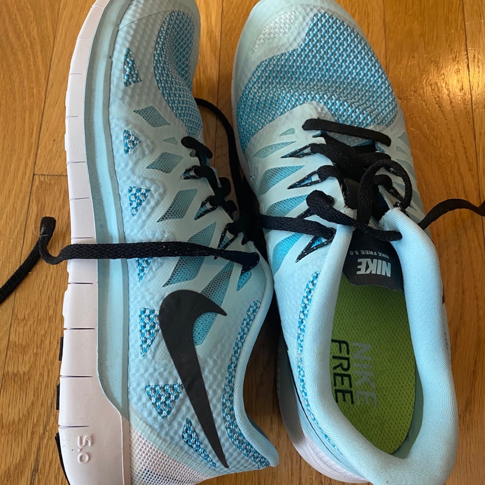 Nike tennis shoes
